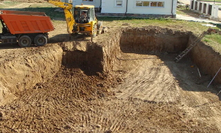 Рытье котлованов под фундамент в Челябинске – цена от 2576 руб. за м3 | 2Землекопа-Члб